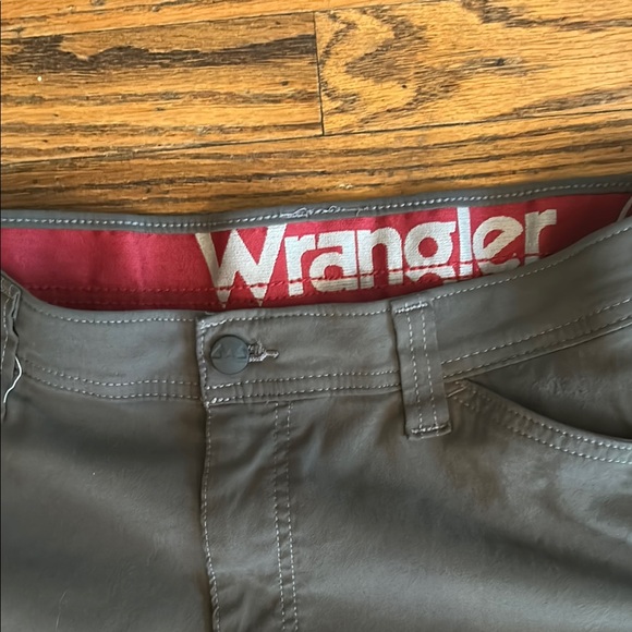 Wrangler Gray Cargo Shorts Outdoor Ready - Picture 2 of 7